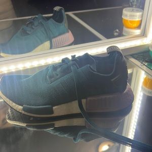 Shoes been used but not ripped at all